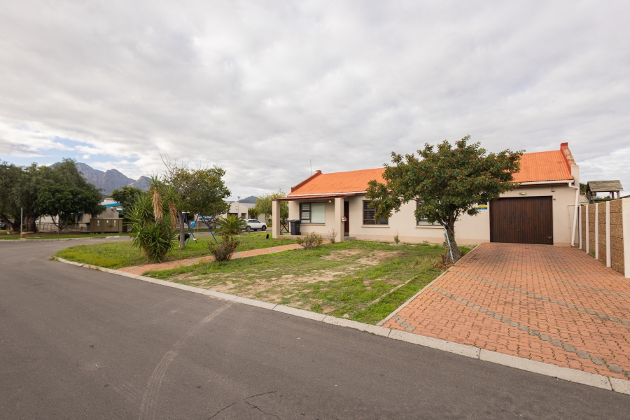 3 Bedroom Property for Sale in Somerset Park Western Cape